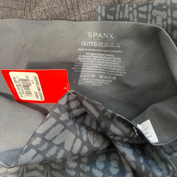 Spanx SZ 1X Geo Look at Me Cropped Leggings‎ Stretch Shapewear Athleisure NWT - Picture 4 of 6